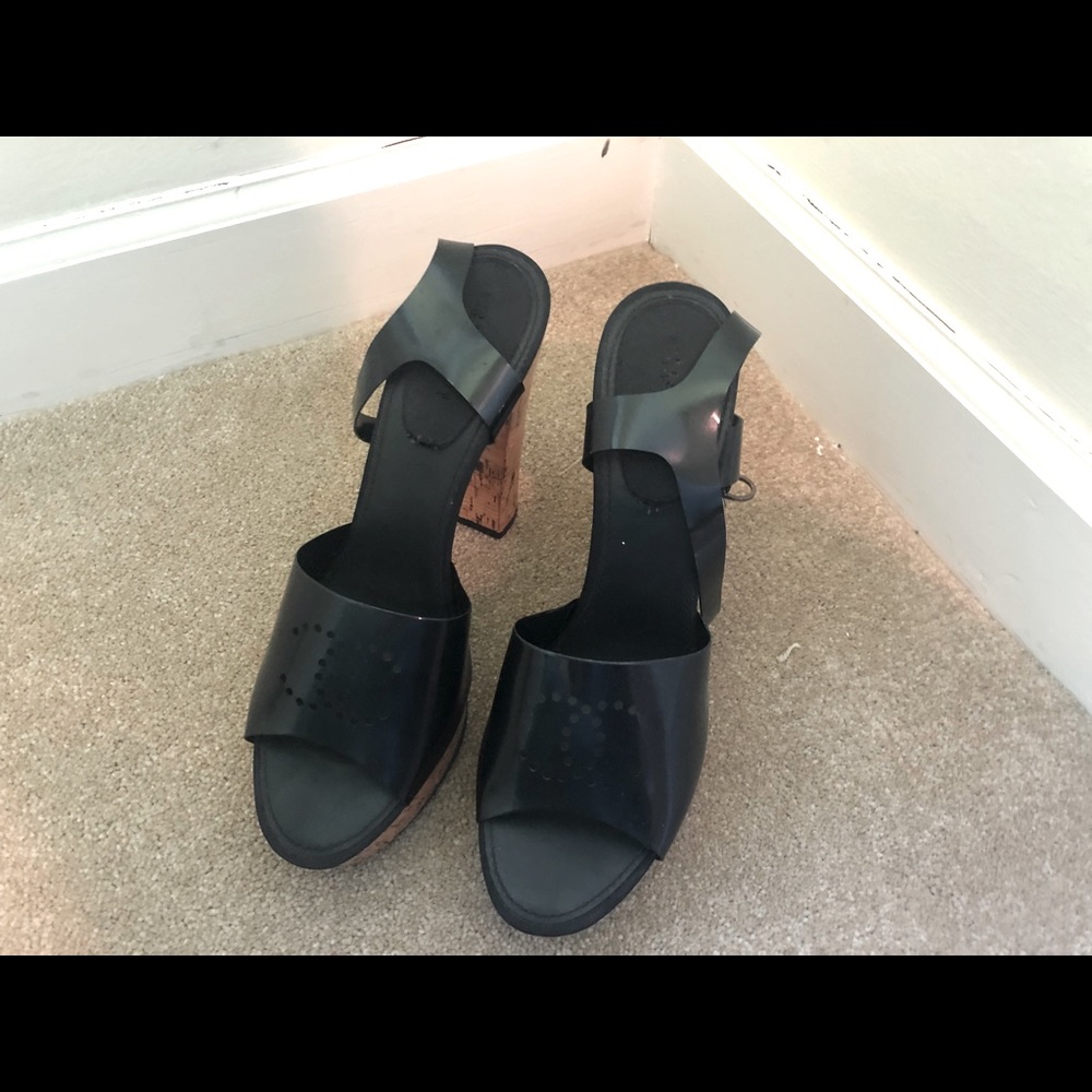 Chanel sandals size 10